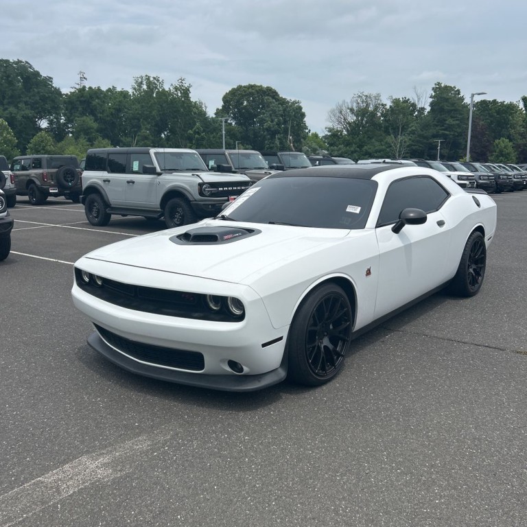2017 Dodge Challenger Image 3