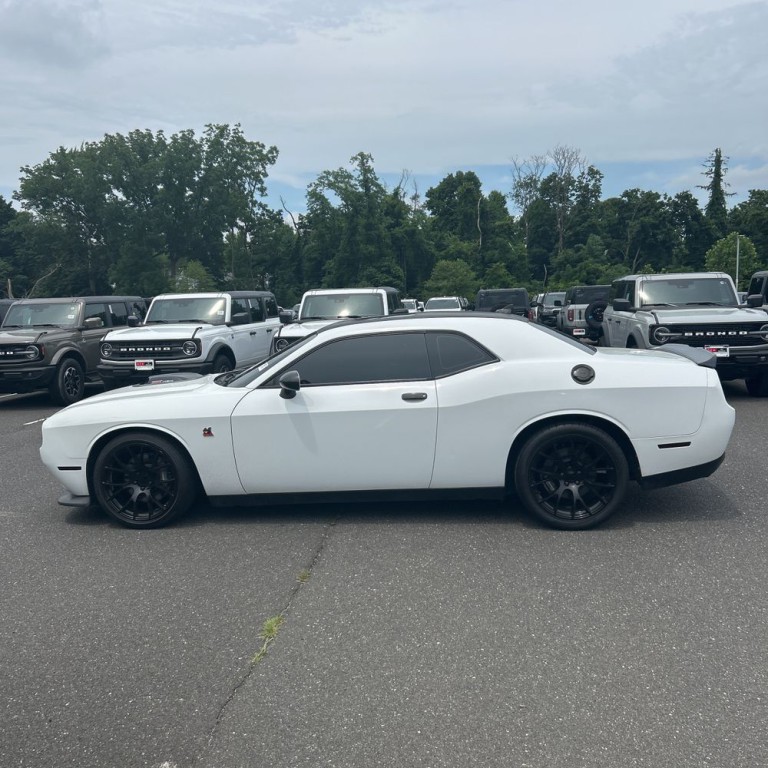 2017 Dodge Challenger Image 5