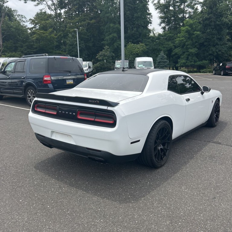 2017 Dodge Challenger Image 6