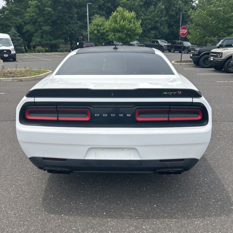 2017 Dodge Challenger Image 7