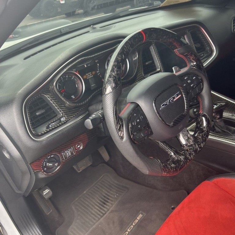 2017 Dodge Challenger Image 11