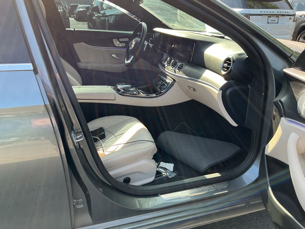 2017 Mercedes-Benz E-Class Image 6