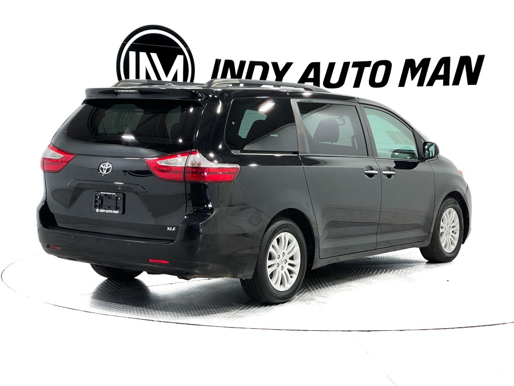 2017 Toyota Sienna Image 4