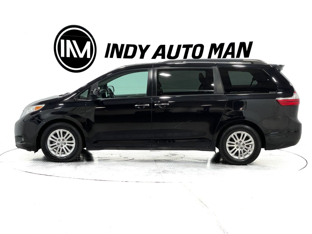 2017 Toyota Sienna Image 7