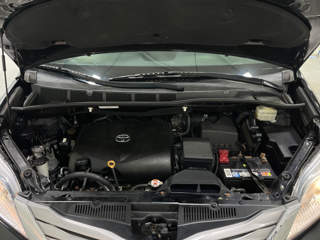 2017 Toyota Sienna Image 26