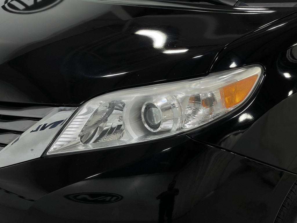 2017 Toyota Sienna Image 34