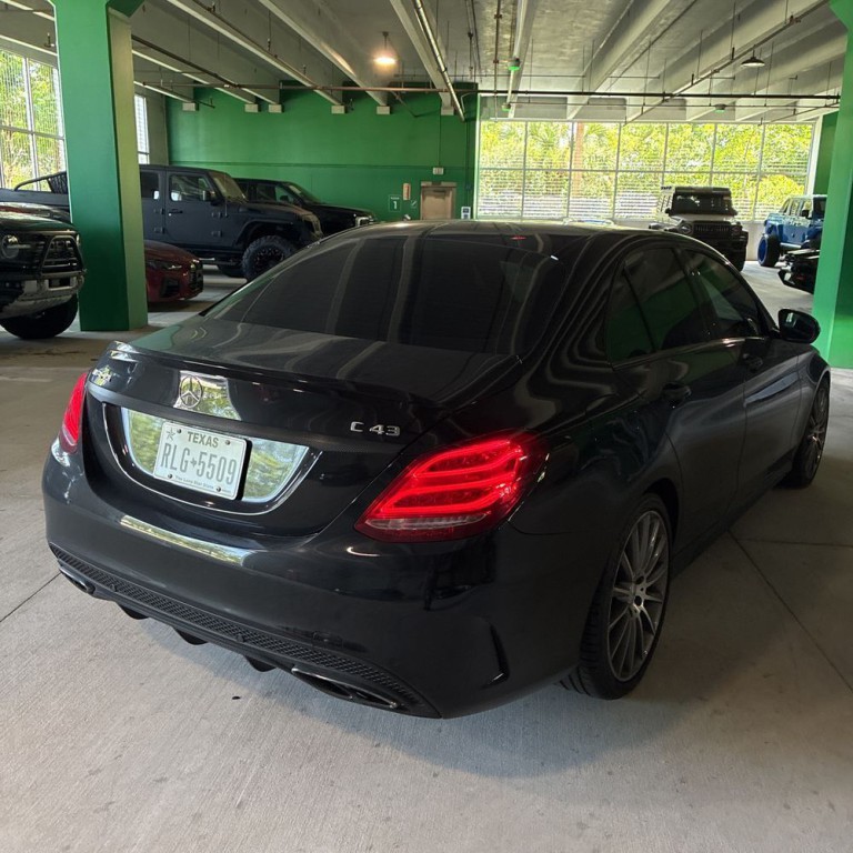 2017 Mercedes-Benz C-Class Image 3