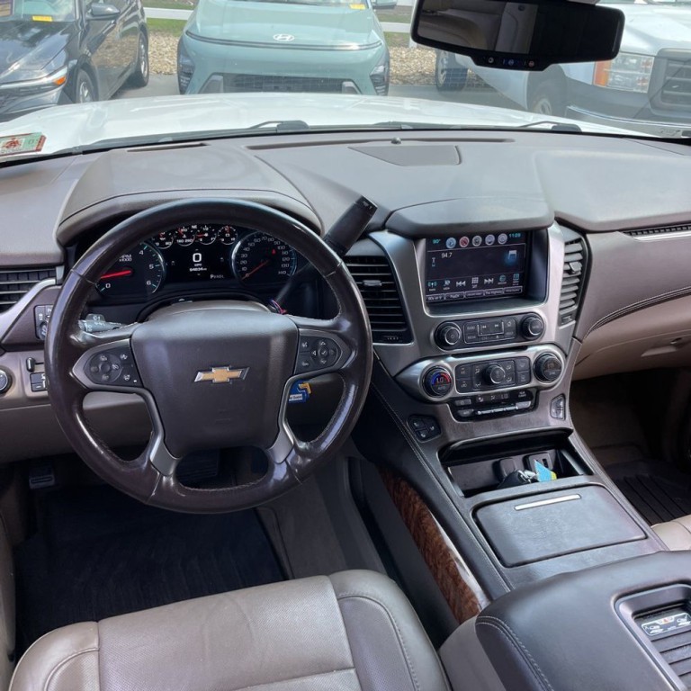 2018 Chevrolet Suburban Image 9