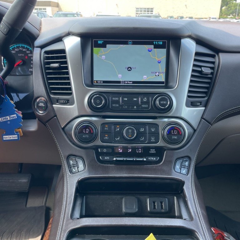 2018 Chevrolet Suburban Image 12