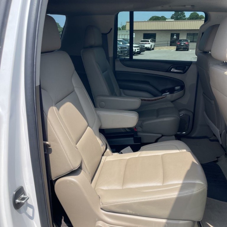 2018 Chevrolet Suburban Image 15