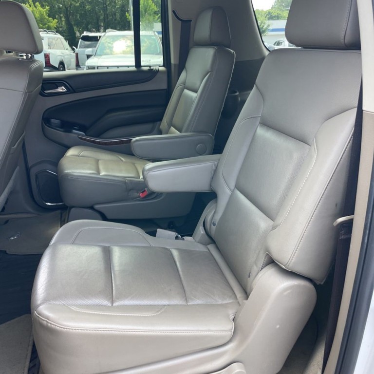 2018 Chevrolet Suburban Image 17