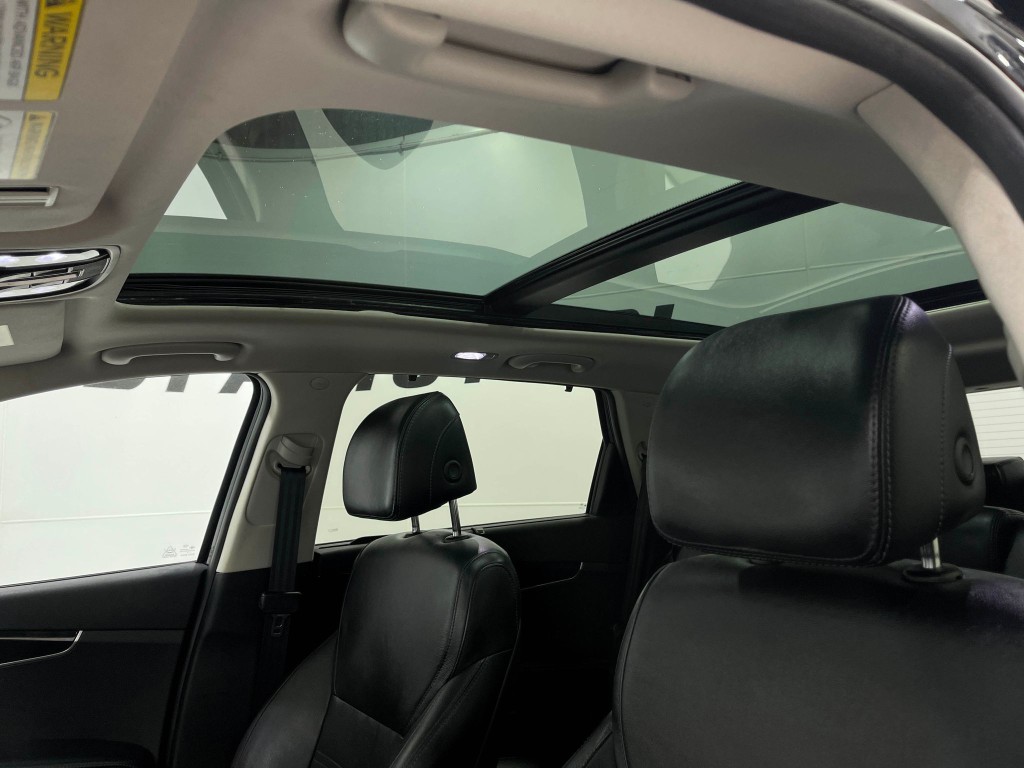 2017 Kia Sorento Image 12