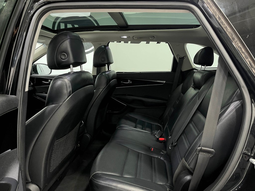 2017 Kia Sorento Image 30