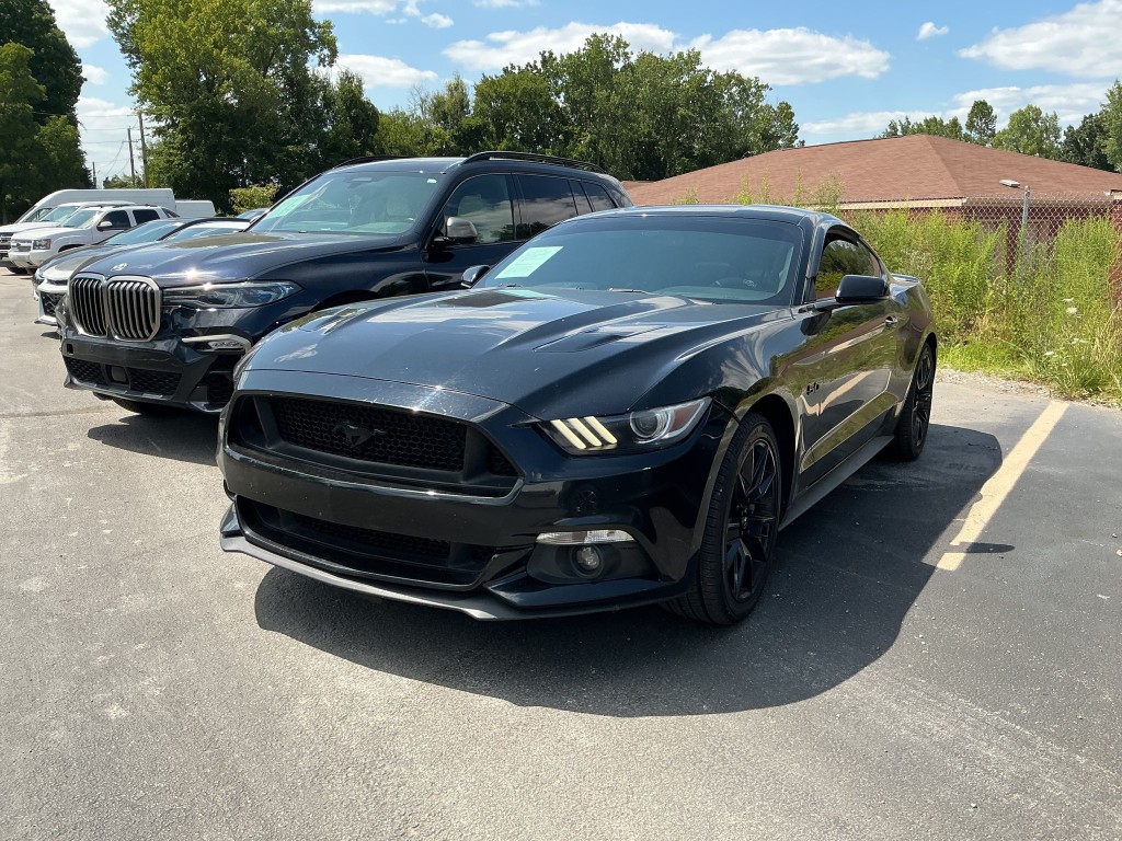 2017 Ford Mustang Image 2