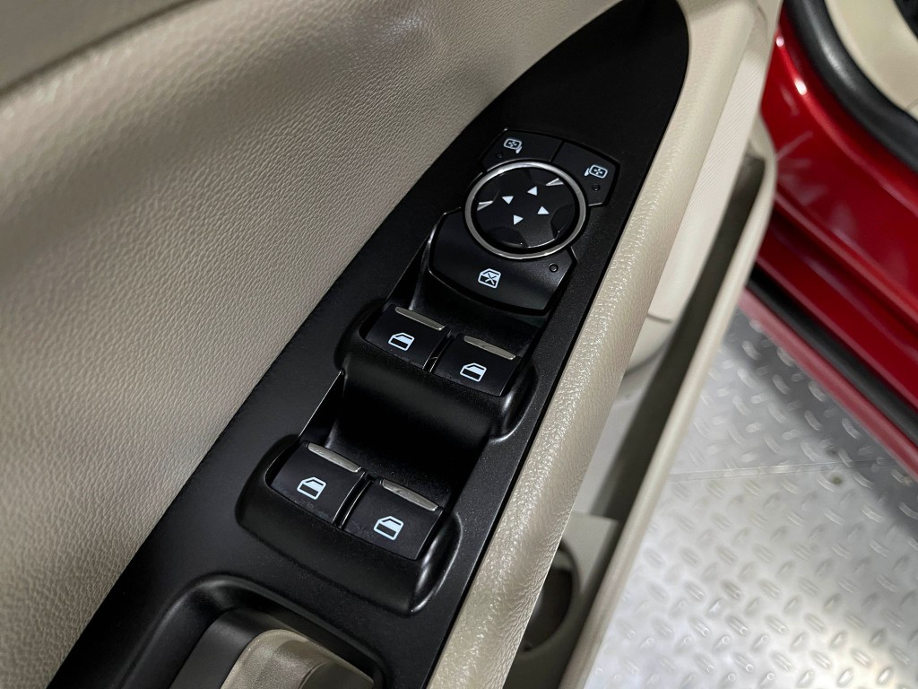 2018 Ford Fusion Image 16