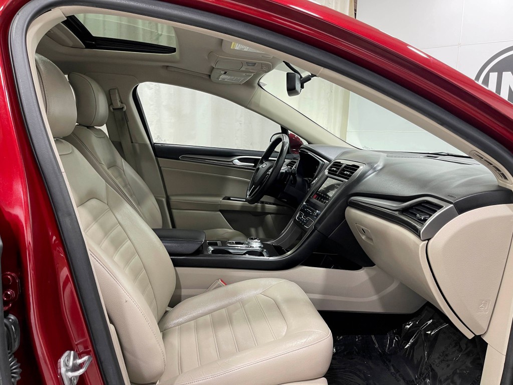 2018 Ford Fusion Image 32