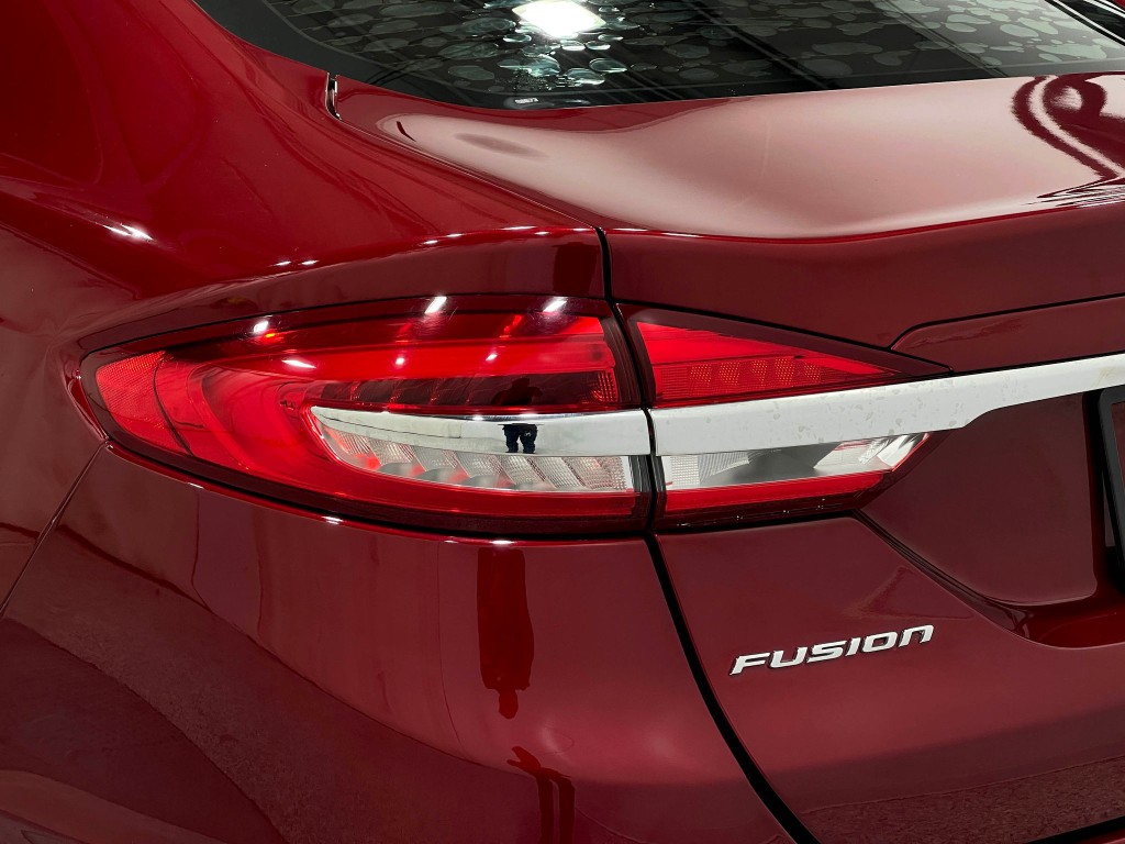 2018 Ford Fusion Image 34