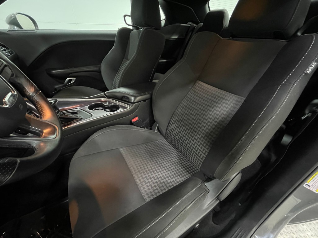 2018 Dodge Challenger Image 12