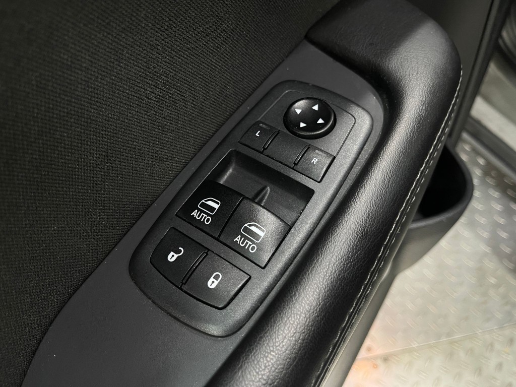 2018 Dodge Challenger Image 14