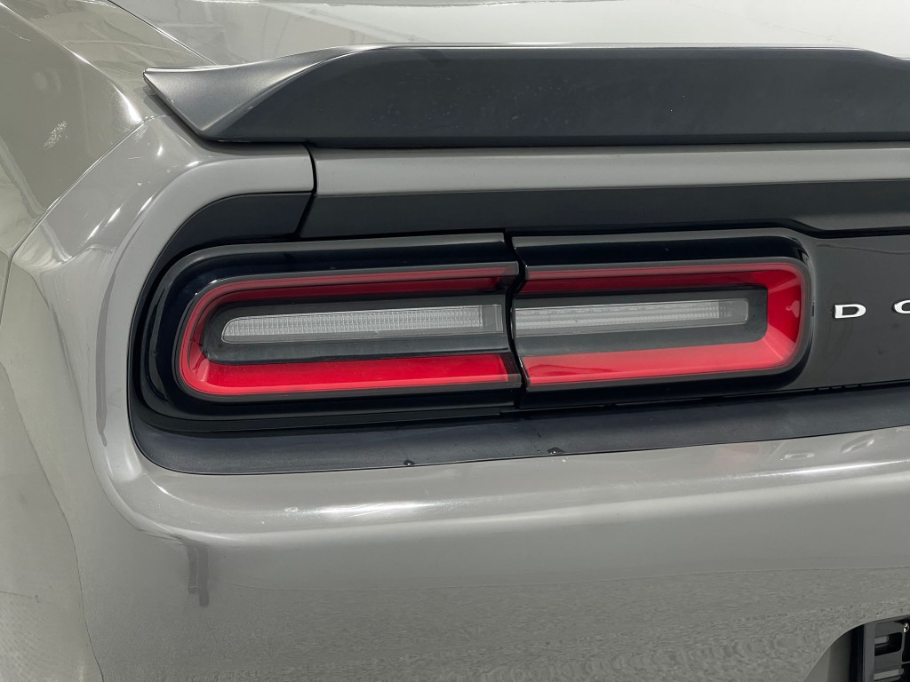 2018 Dodge Challenger Image 31
