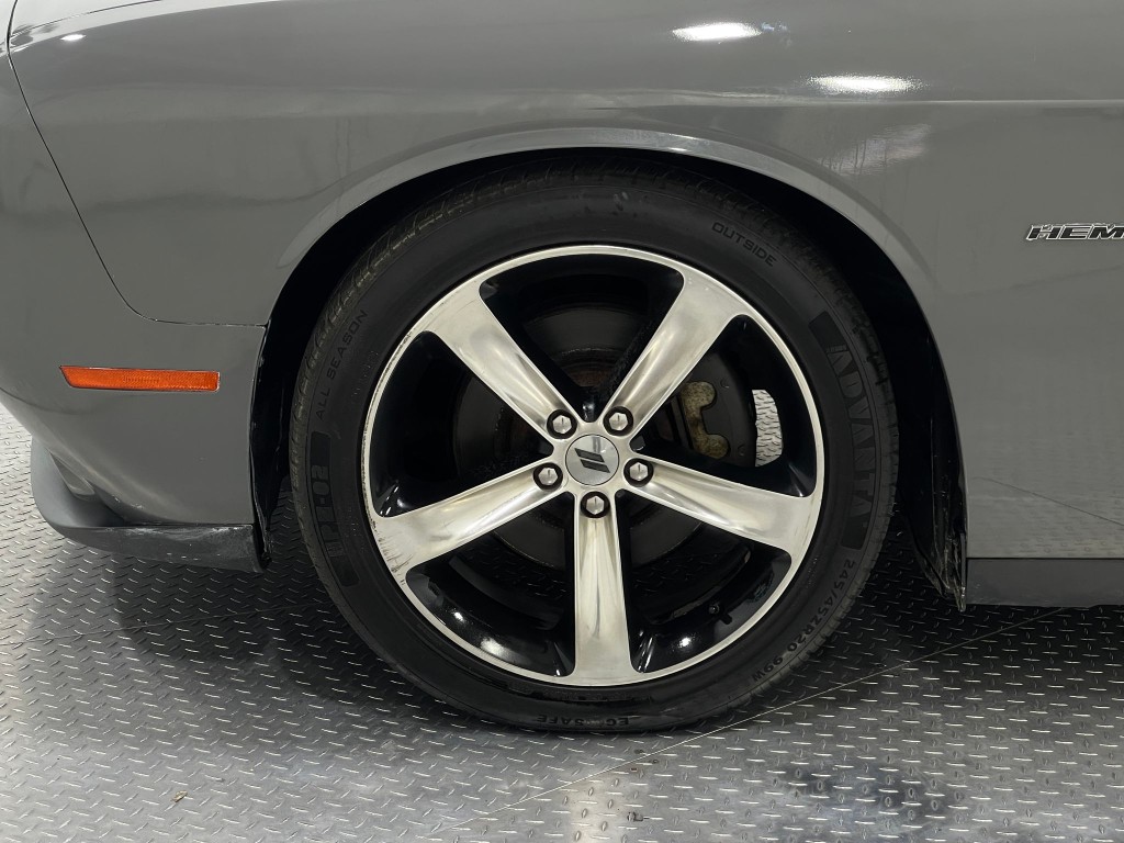 2018 Dodge Challenger Image 32