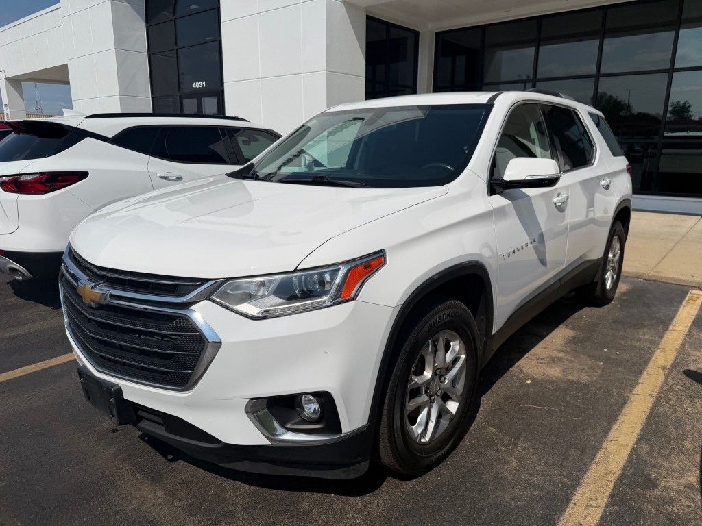 2018 Chevrolet Traverse Image 2
