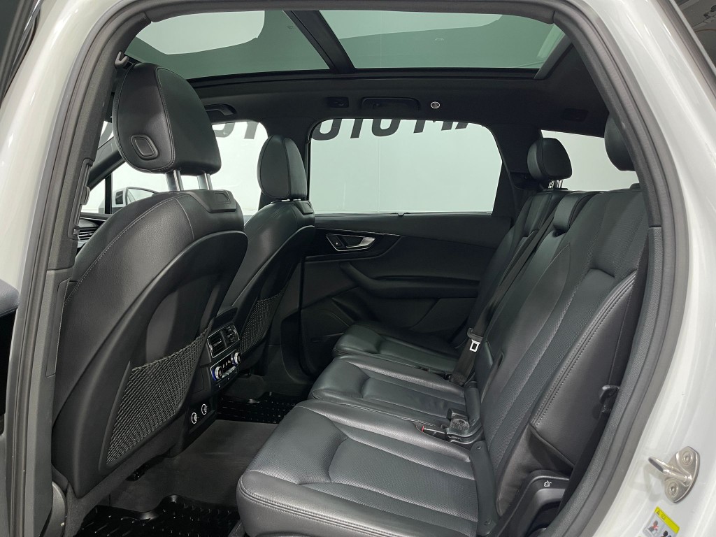 2019 Audi Q7 Image 30