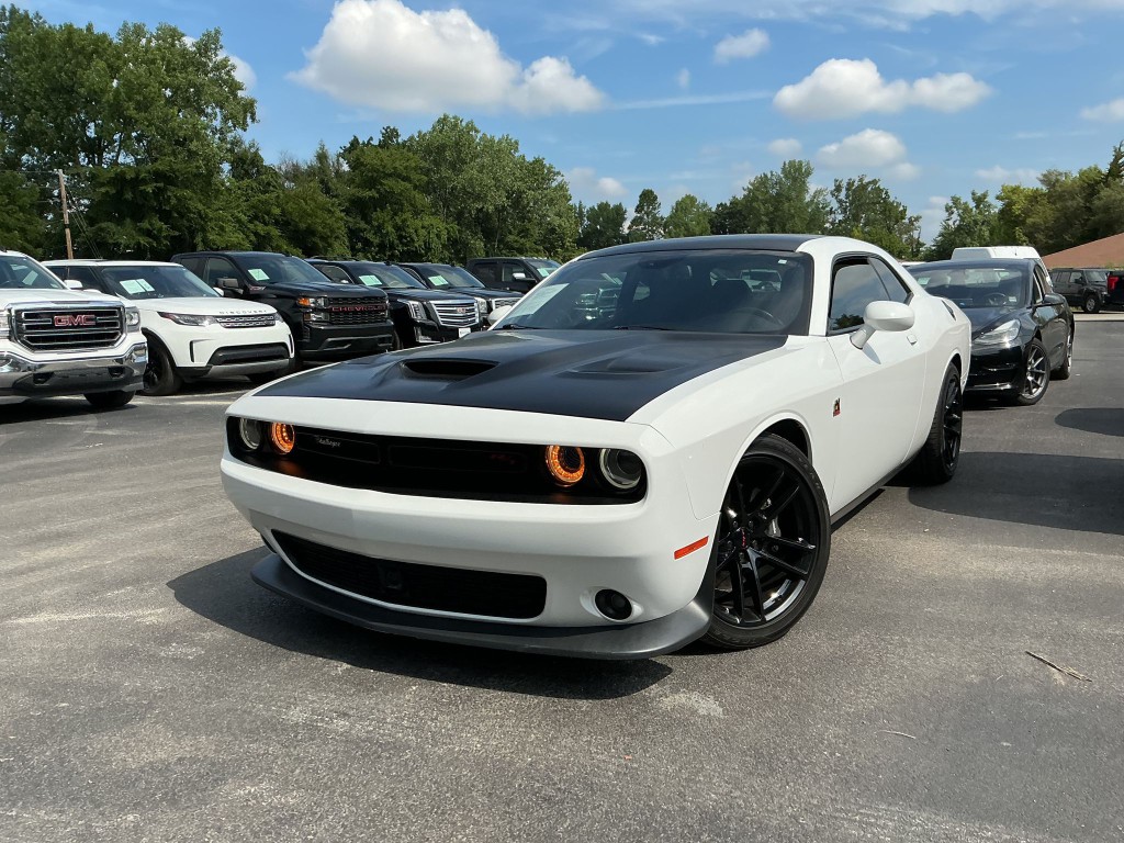 2019 Dodge Challenger Image 2