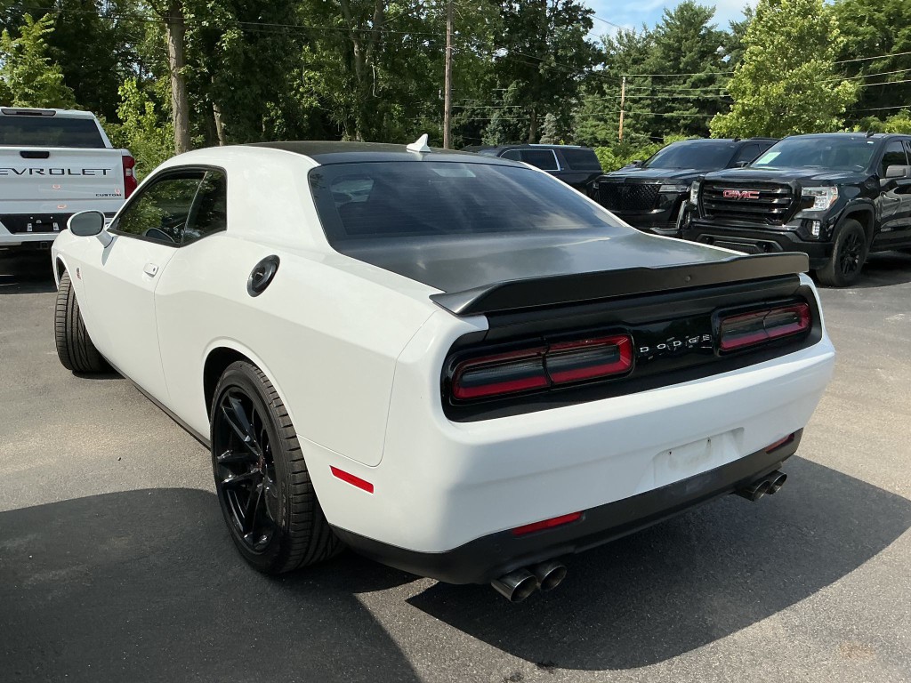 2019 Dodge Challenger Image 4