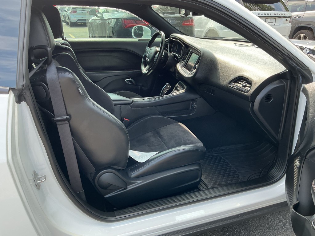 2019 Dodge Challenger Image 6
