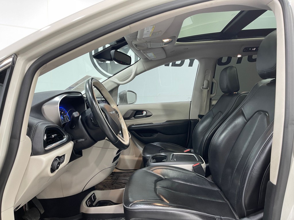 2019 Chrysler Pacifica Image 14