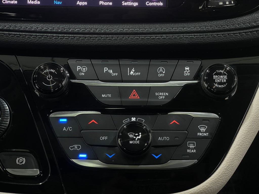 2019 Chrysler Pacifica Image 24