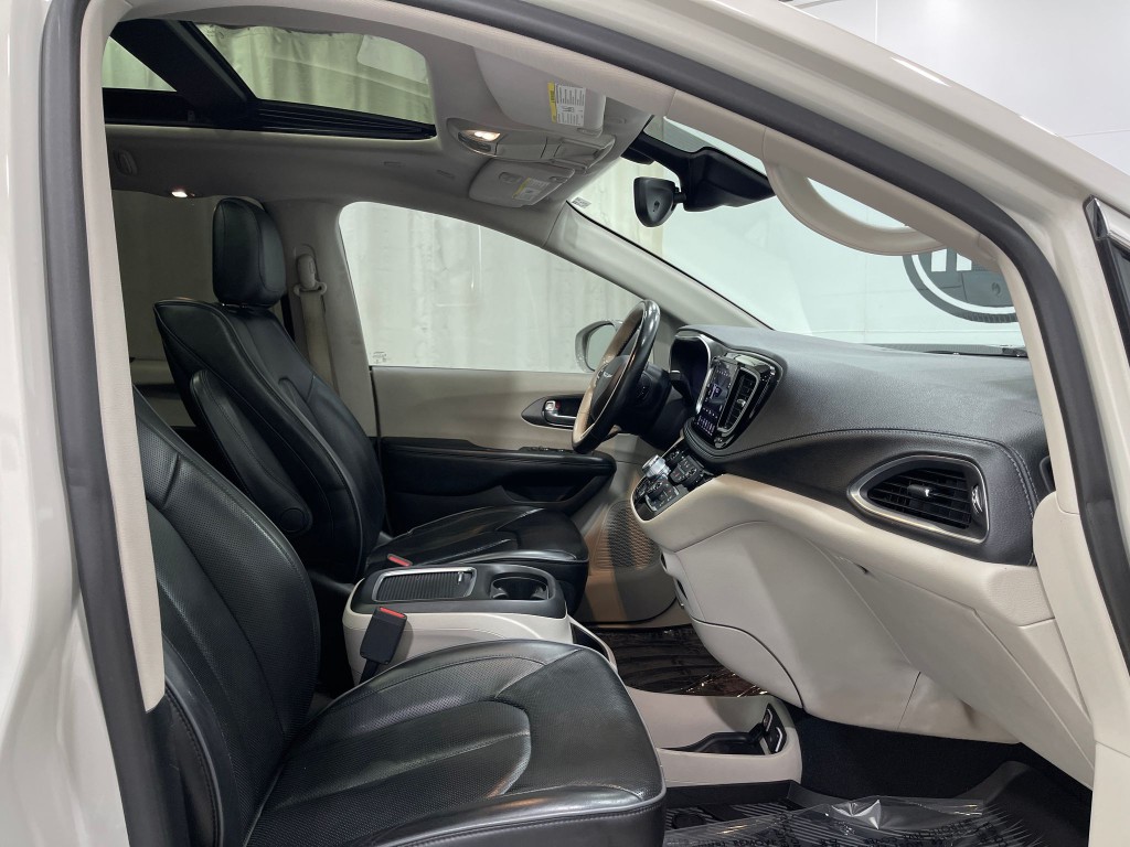 2019 Chrysler Pacifica Image 33