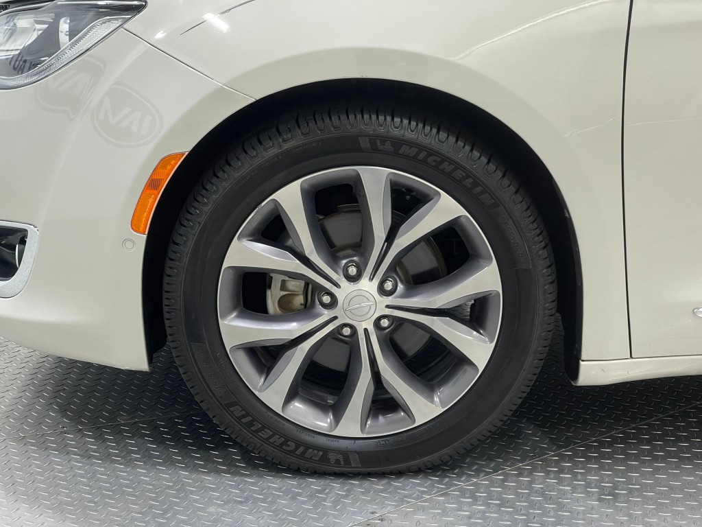 2019 Chrysler Pacifica Image 36