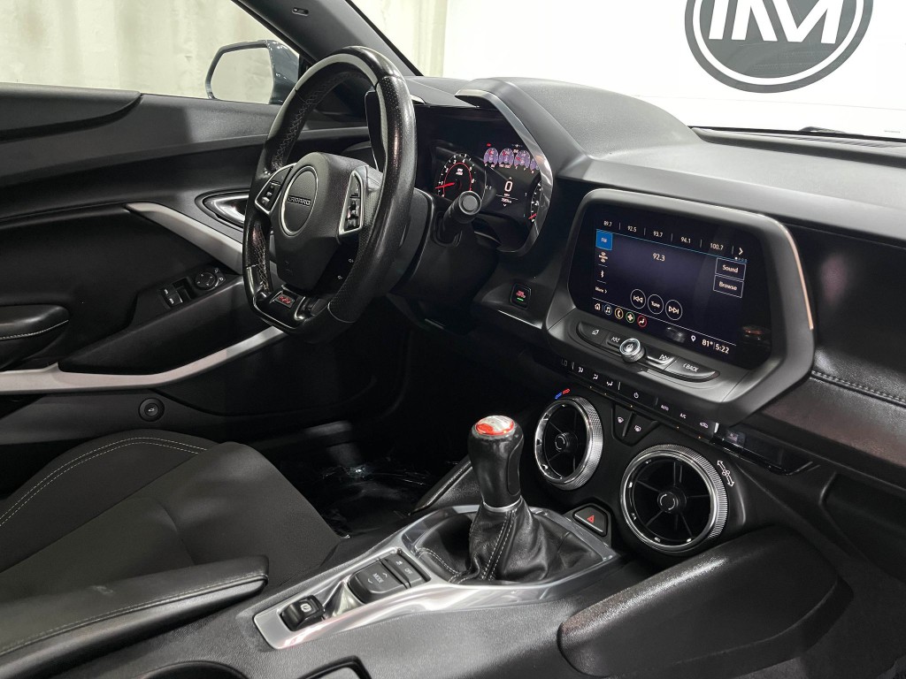 2019 Chevrolet Camaro Image 17