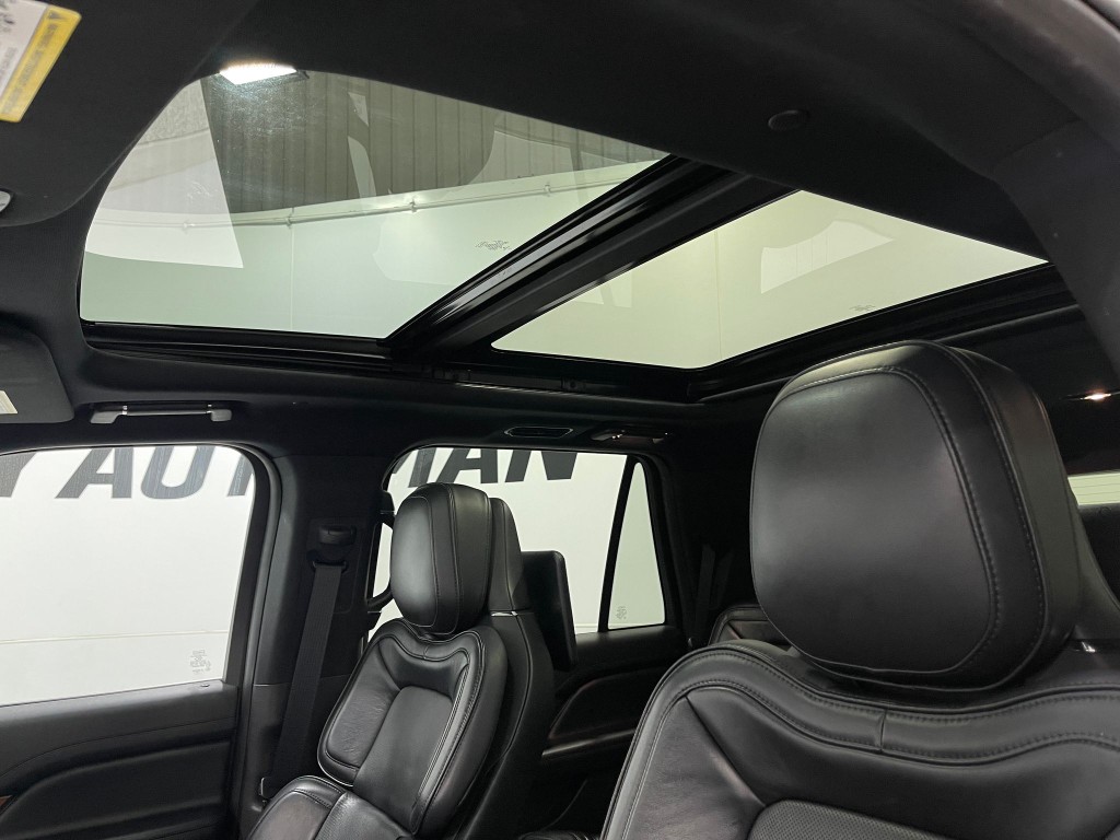 2019 Lincoln Navigator Image 13