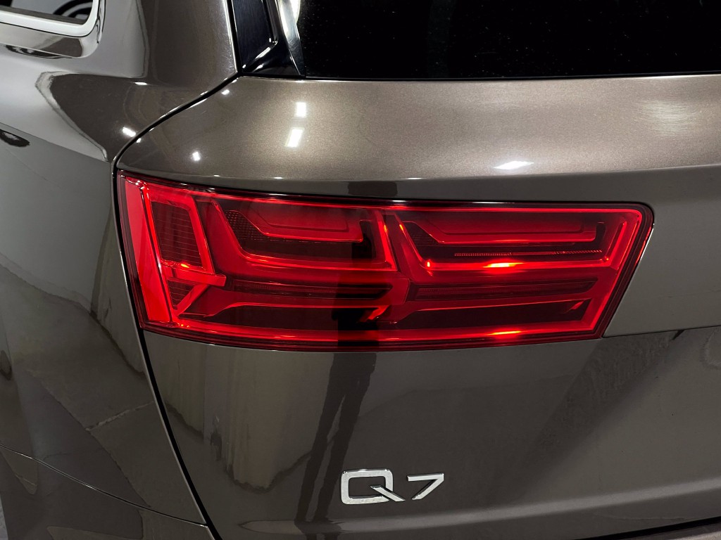2017 Audi Q7 Image 36