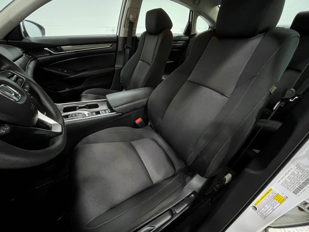 2018 Honda Accord Image 11