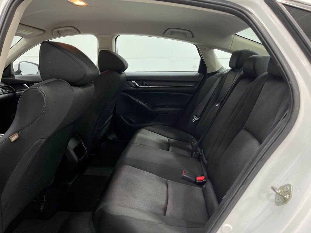 2018 Honda Accord Image 24