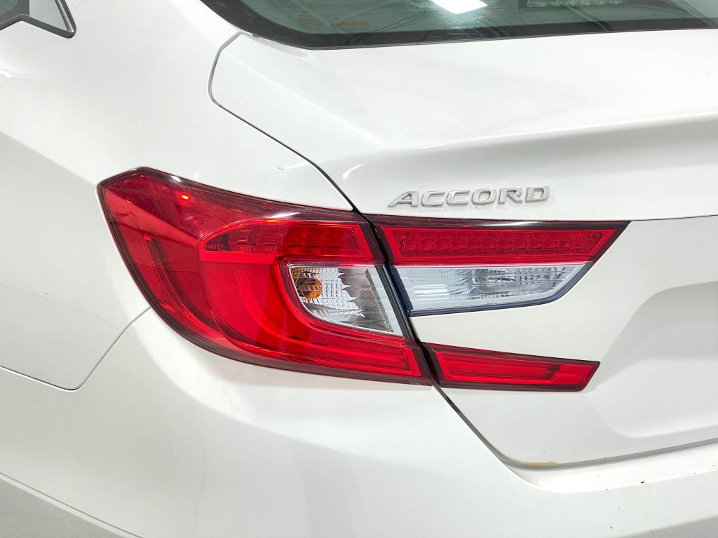 2018 Honda Accord Image 28