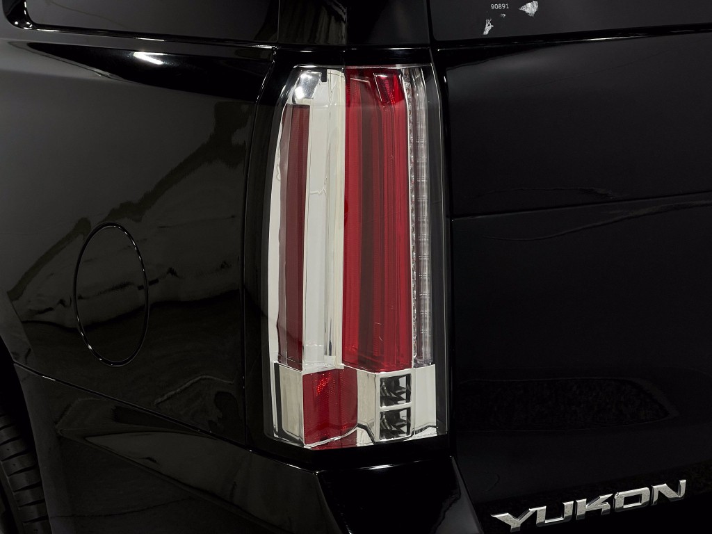 2016 GMC Yukon Image 37