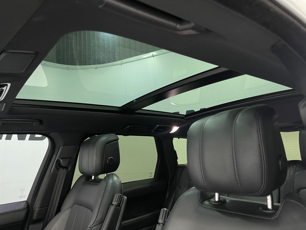 2020 Land Rover Range Rover Sport Image 12