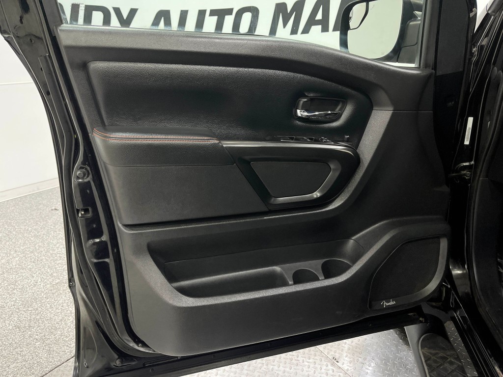 2020 Nissan Titan Image 13