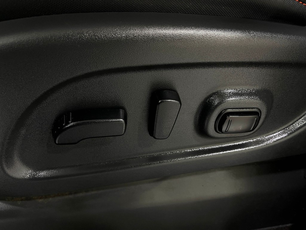 2020 Nissan Titan Image 15