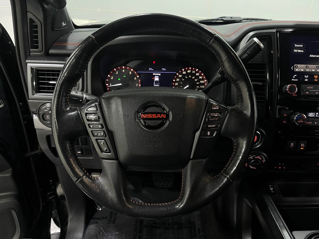 2020 Nissan Titan Image 20