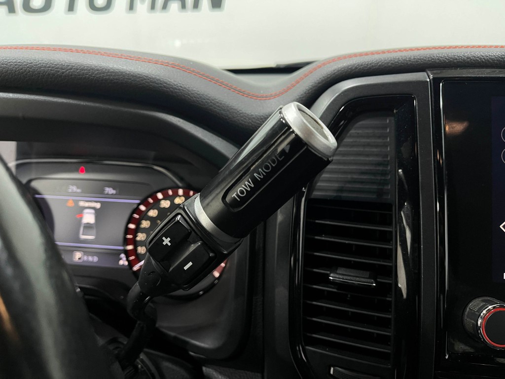 2020 Nissan Titan Image 27