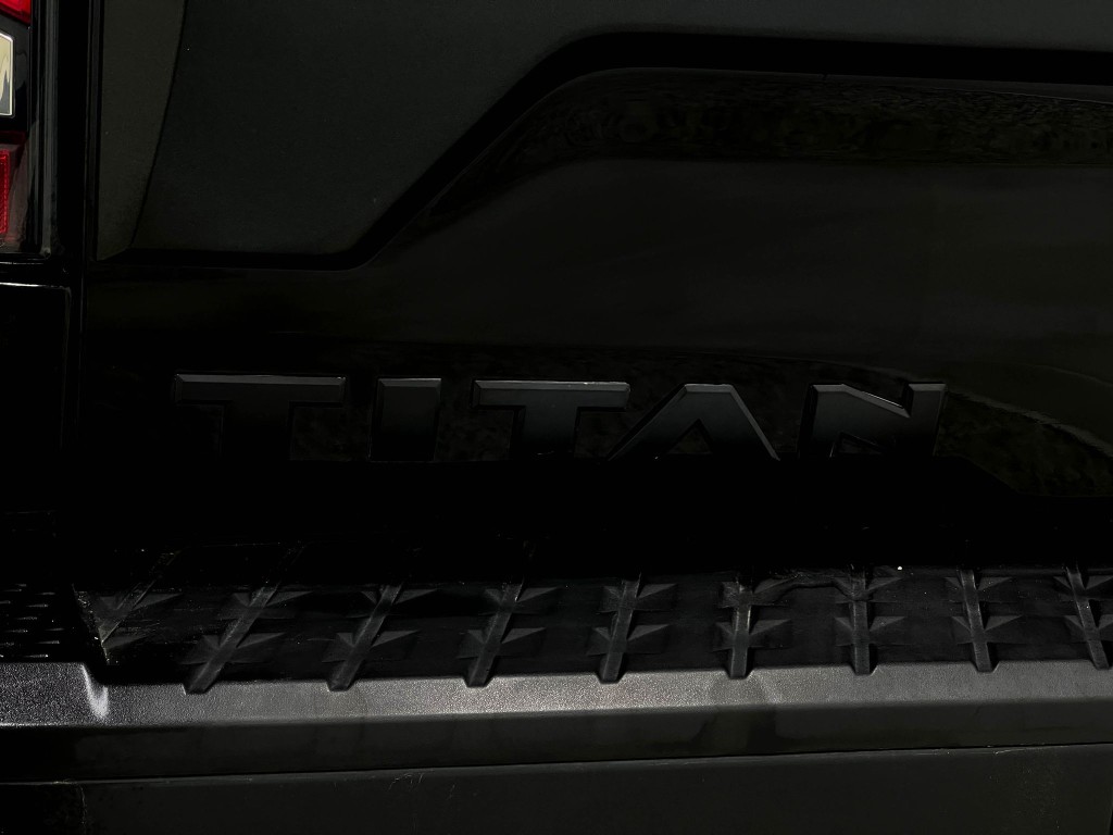 2020 Nissan Titan Image 37