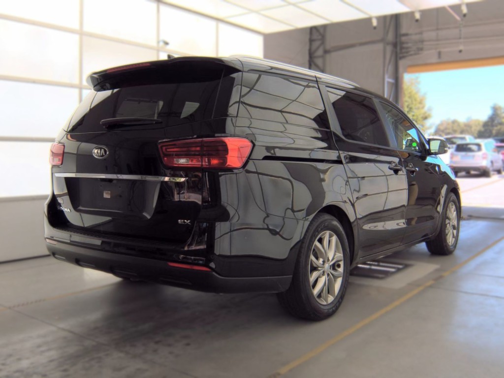 2020 Kia Sedona Image 3