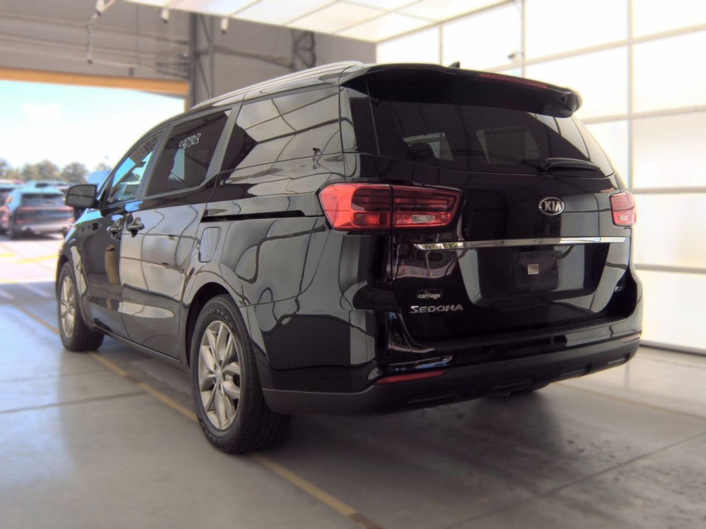 2020 Kia Sedona Image 4