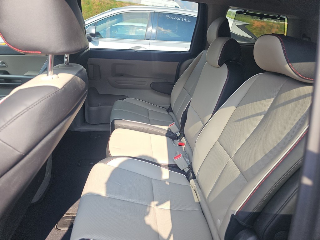 2020 Kia Sedona Image 8